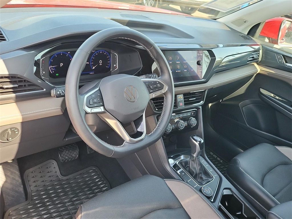 2022 Volkswagen Taos SEL photo 2