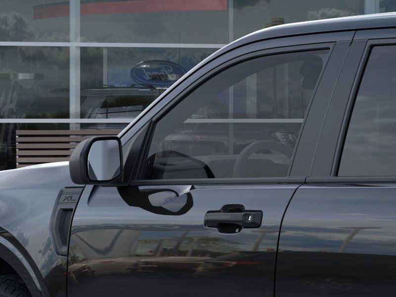 2025 Ford Maverick XL photo 2