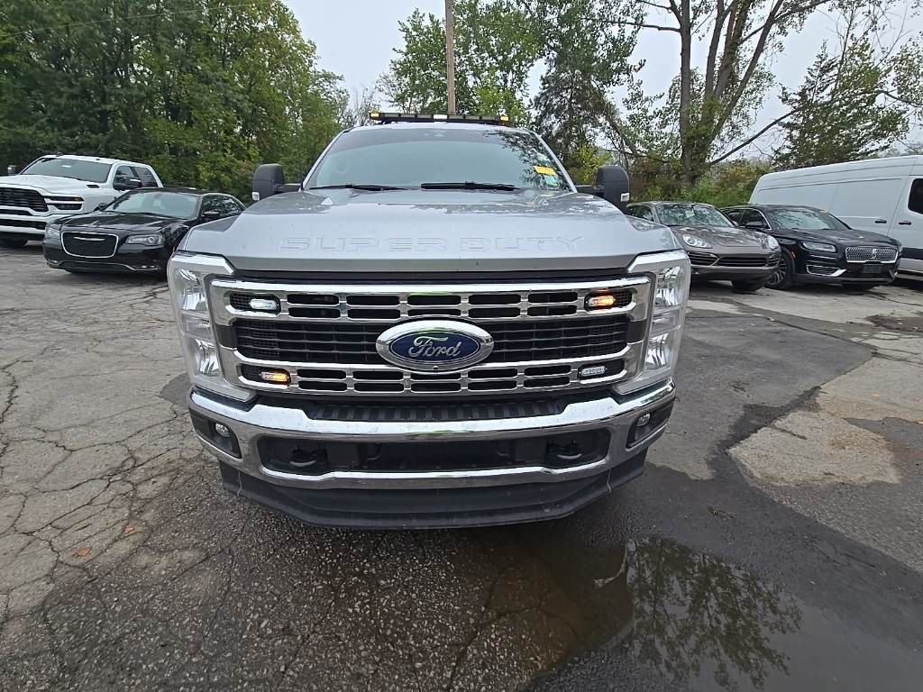 2024 Ford F-350 photo 12