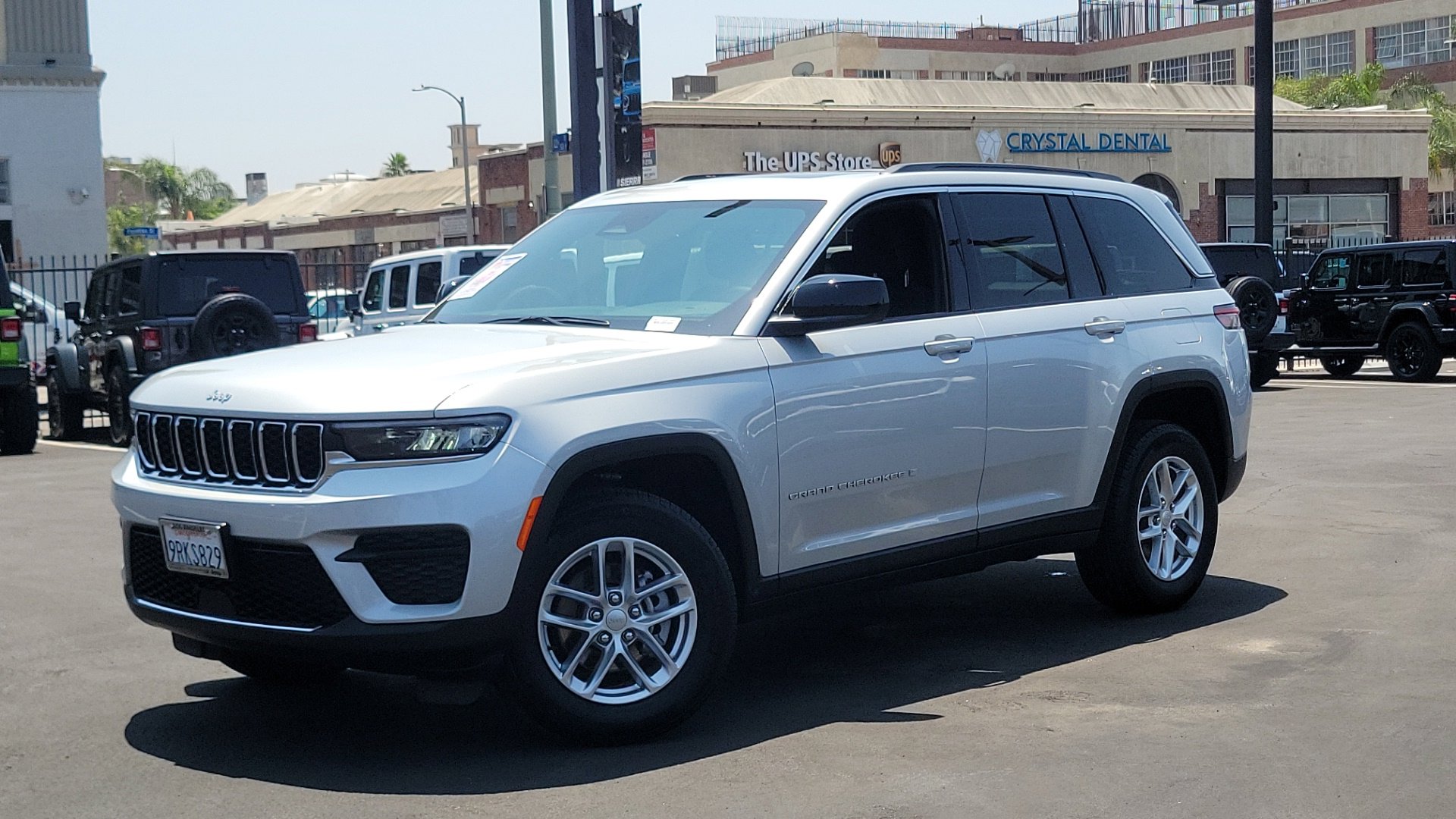2025 Jeep Grand Cherokee Laredo X photo 30