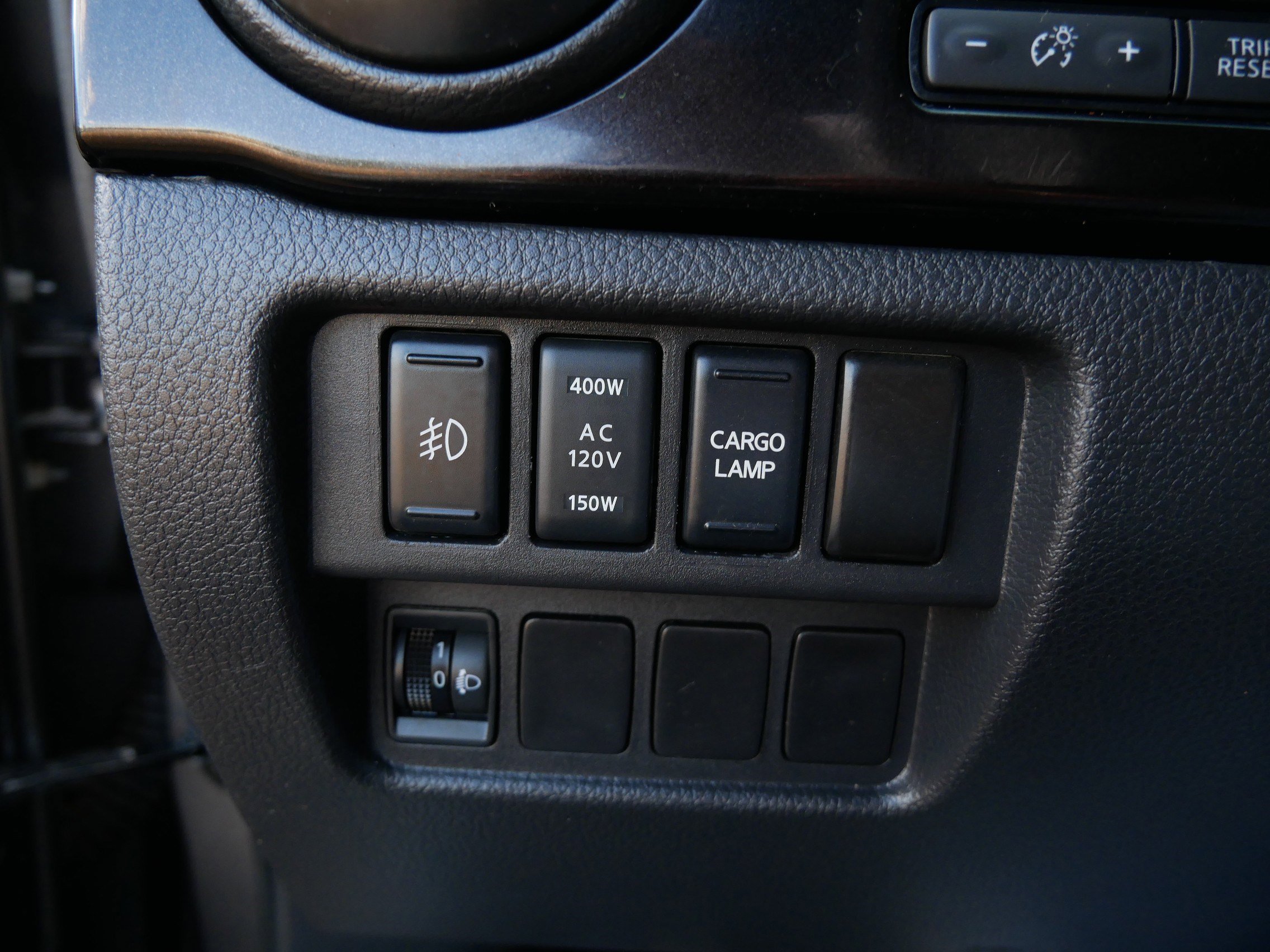 2018 Nissan Titan SV photo 33