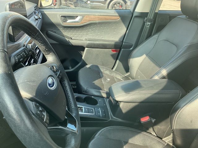 2020 Ford Escape Titanium photo 19