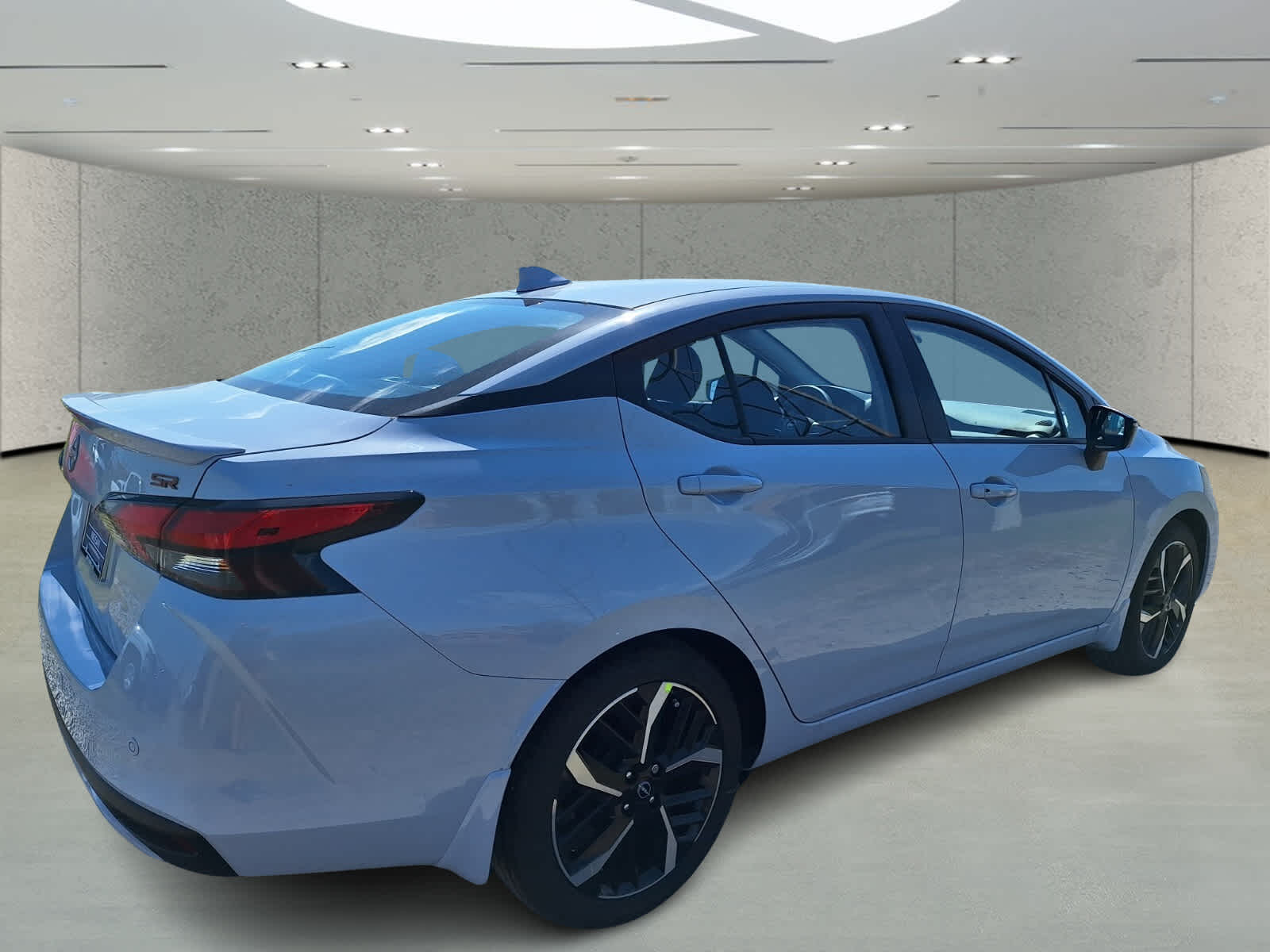 2025 Nissan Versa SR photo 5