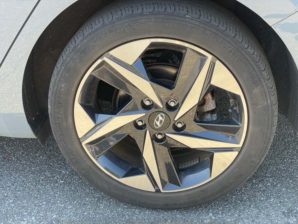 2023 Hyundai Elantra SEL photo 22