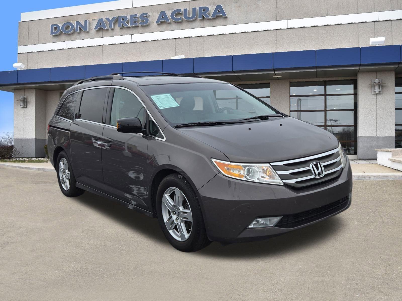 2011 Honda Odyssey Touring's photo