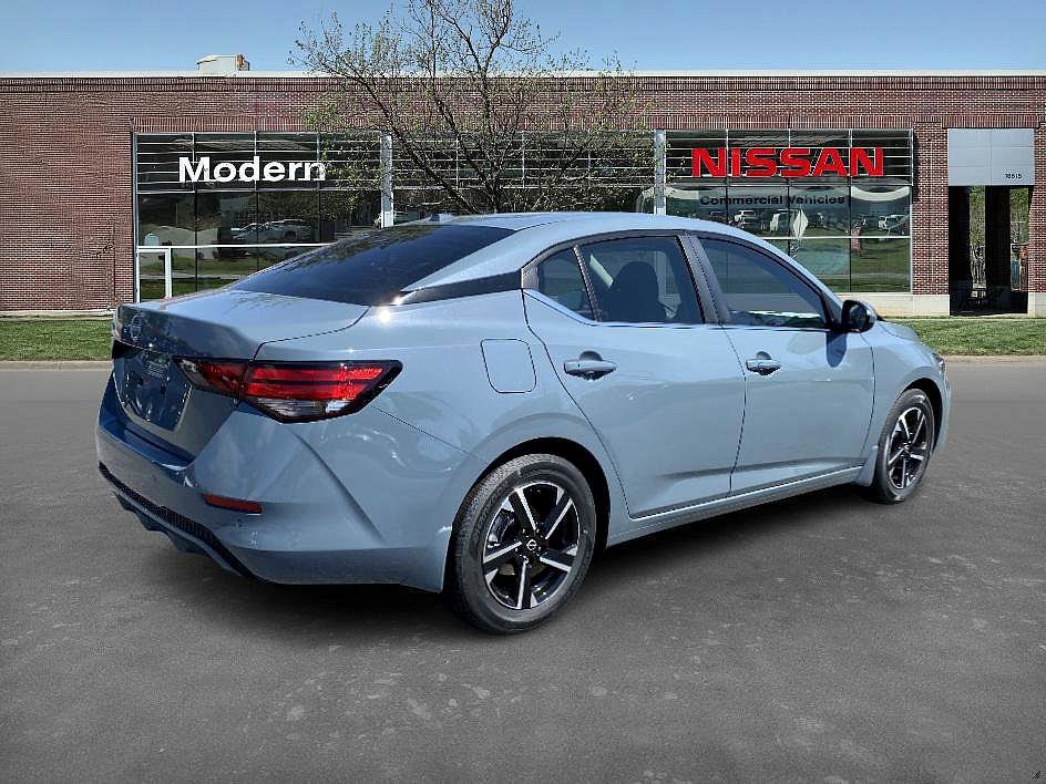 2025 Nissan Sentra SV photo 4