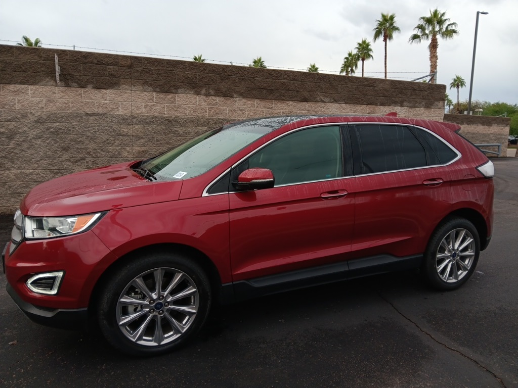 2018 Ford Edge Titanium photo 2
