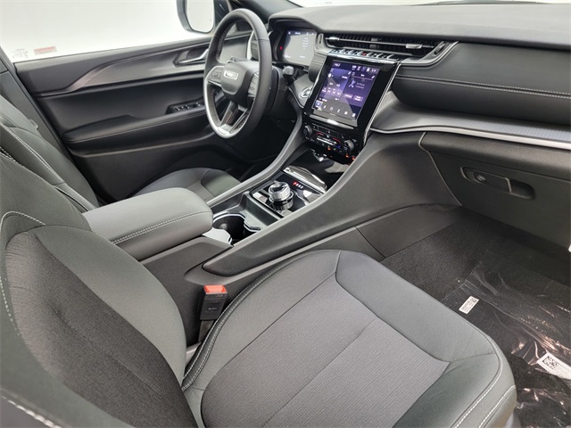 2025 Jeep Grand Cherokee Laredo X photo 18