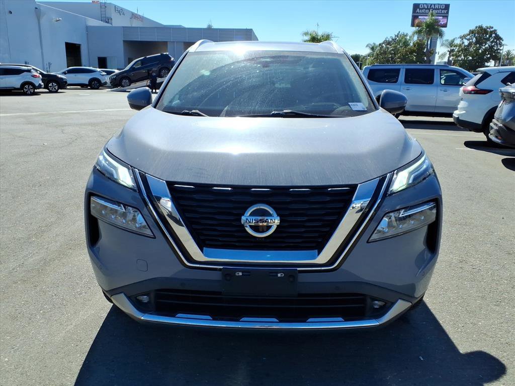 2021 Nissan Rogue Platinum photo 2