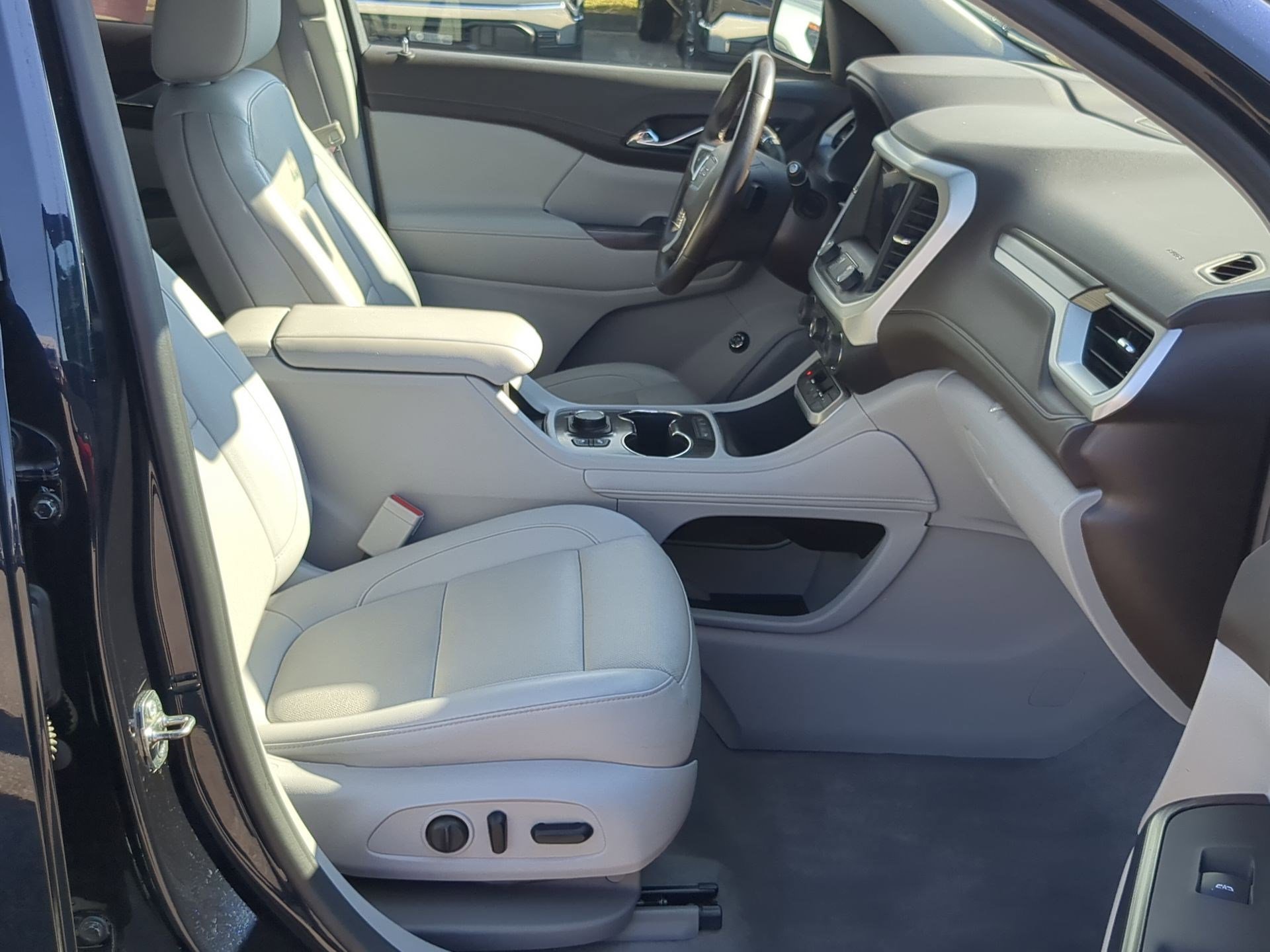 2021 Gmc Acadia SLT photo 13