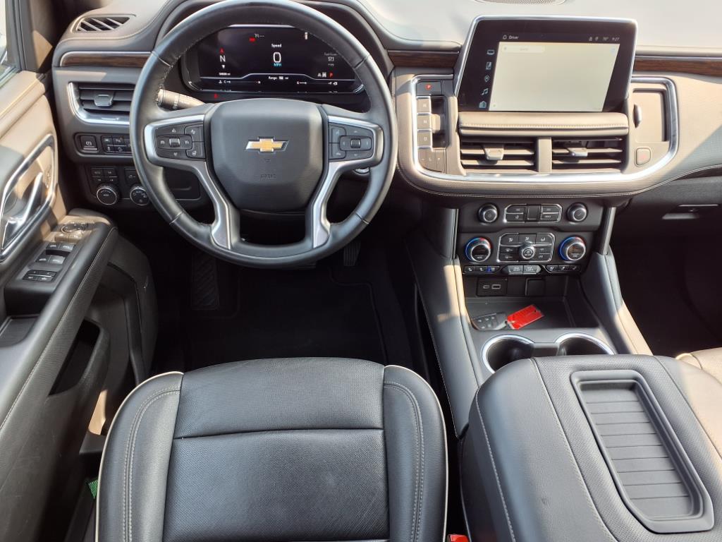 2023 Chevrolet Suburban Premier photo 3