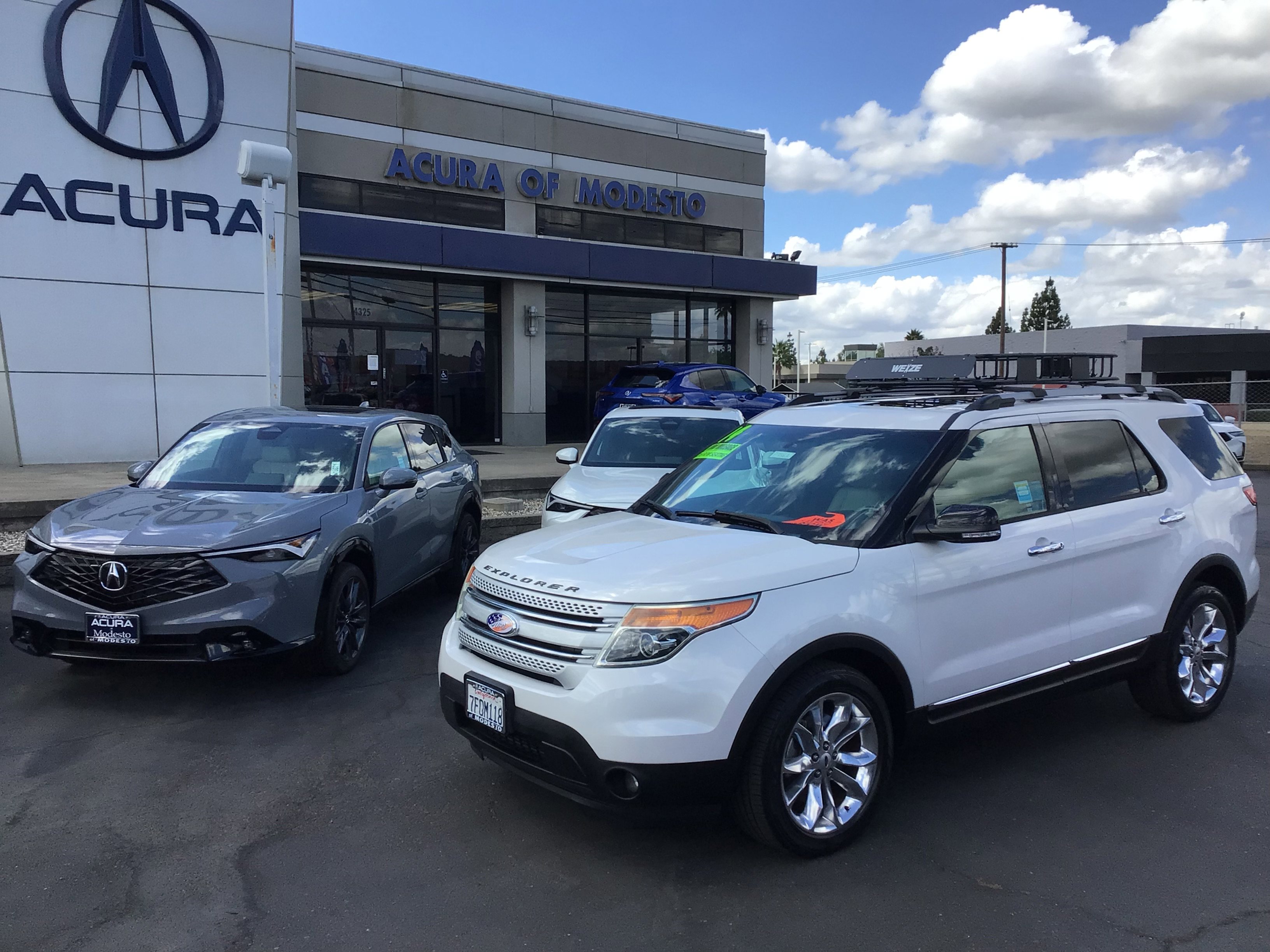 2014 Ford Explorer XLT photo 4