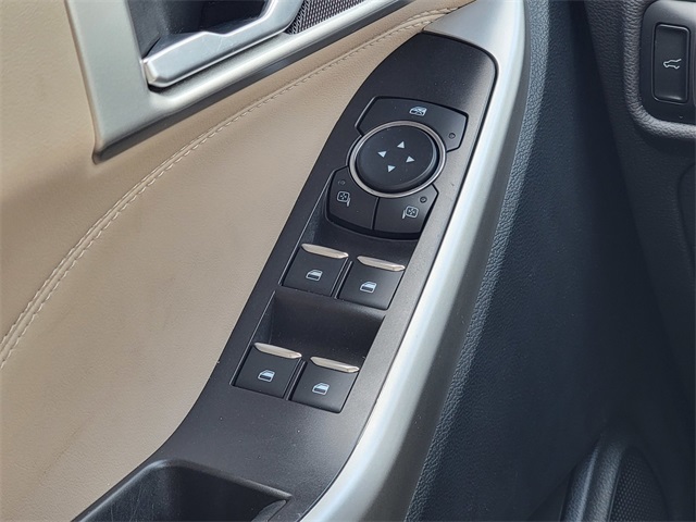 2023 Ford Explorer XLT photo 23