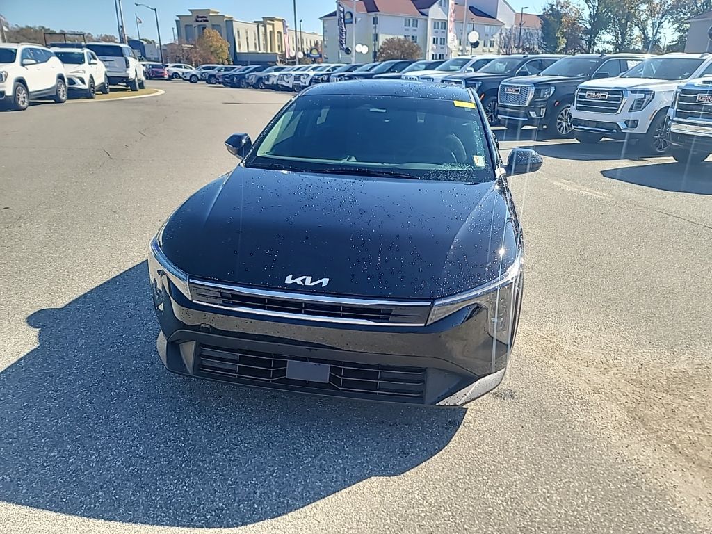 2025 Kia K4 LX photo 2