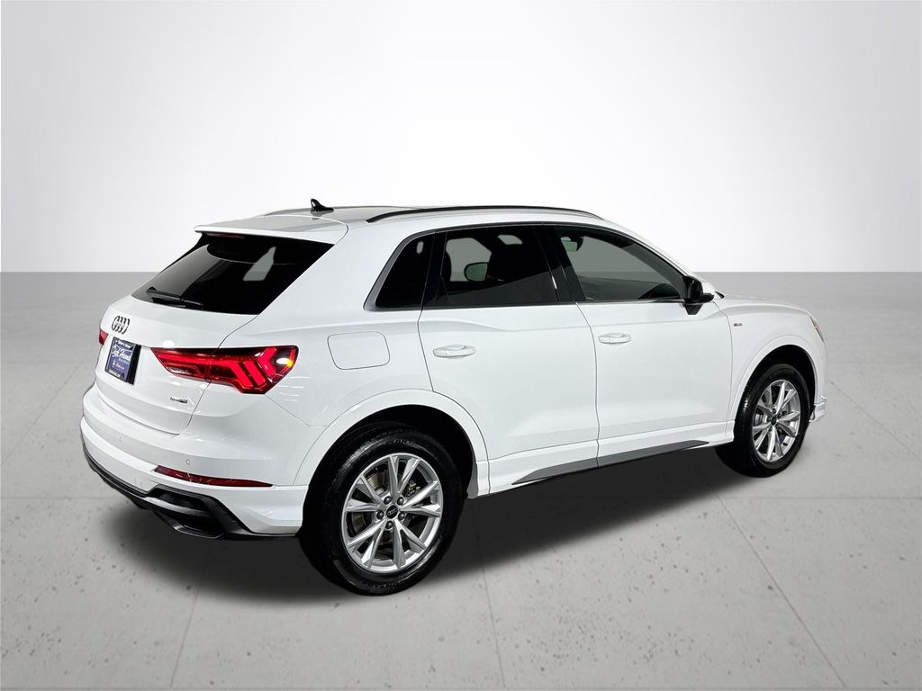 2024 Audi Q3 S line Premium photo 5