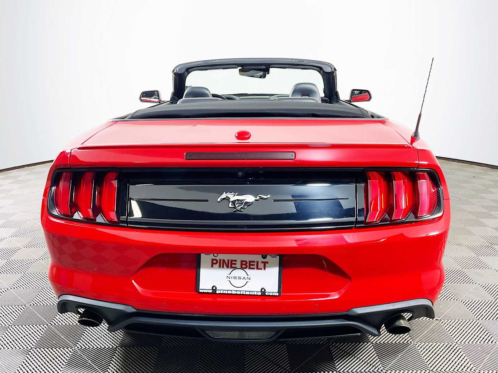 2022 Ford Mustang EcoBoost Premium photo 5