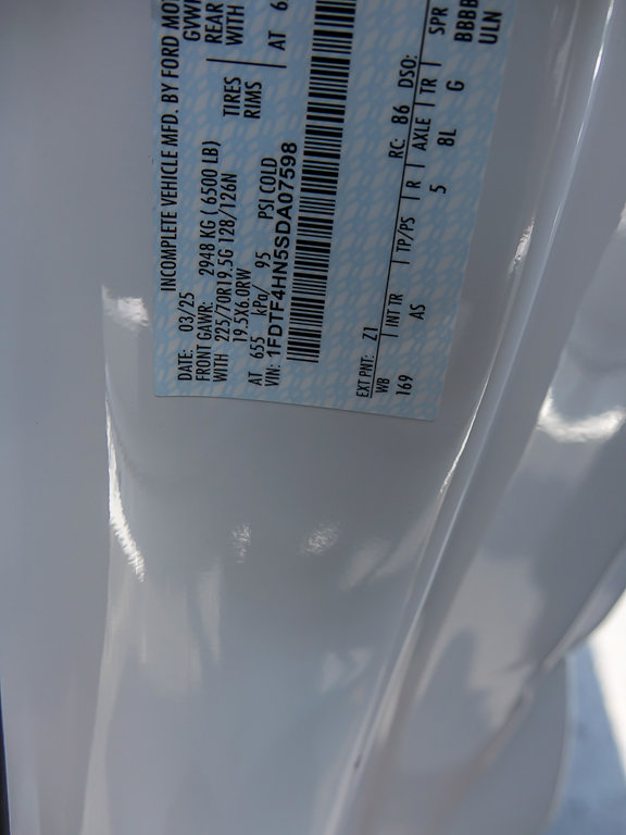 2025 FORD F-450 - Image 36