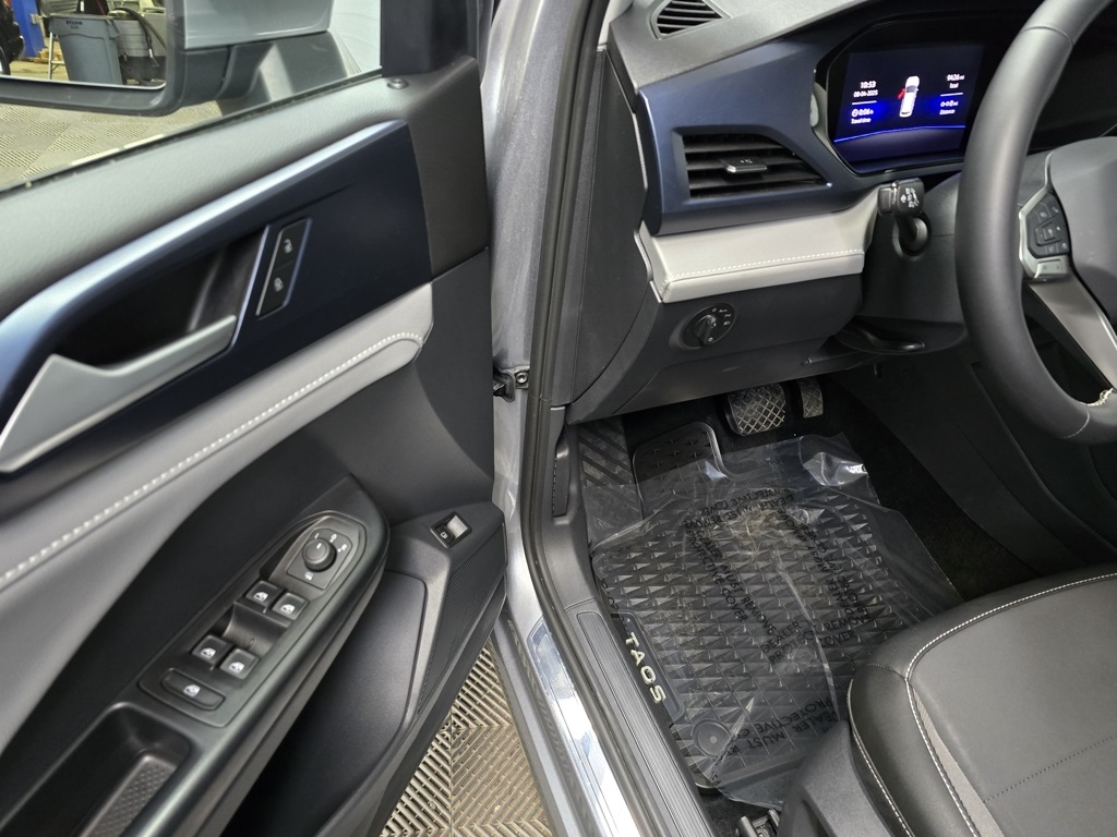 2024 Volkswagen Taos SE photo 27