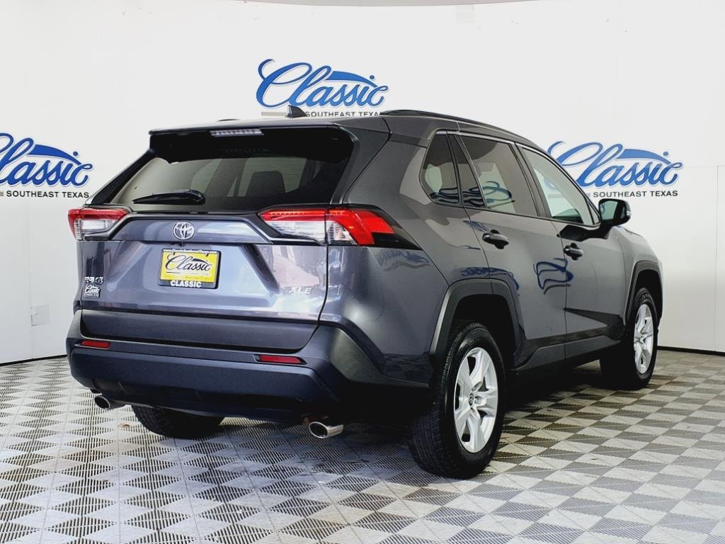 2021 Toyota RAV4 XLE photo 25