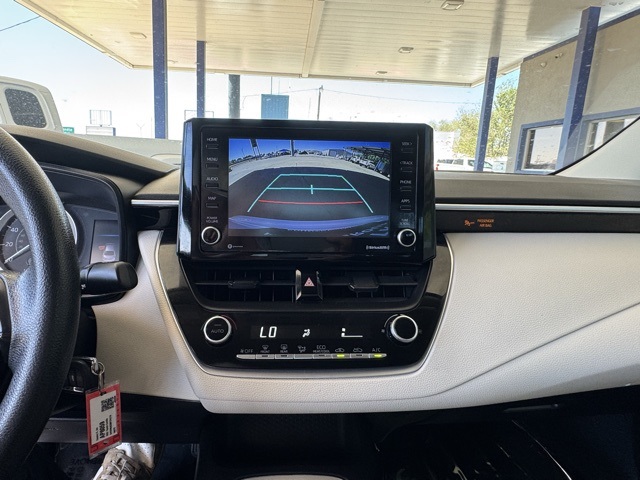 2022 Toyota Corolla LE photo 15