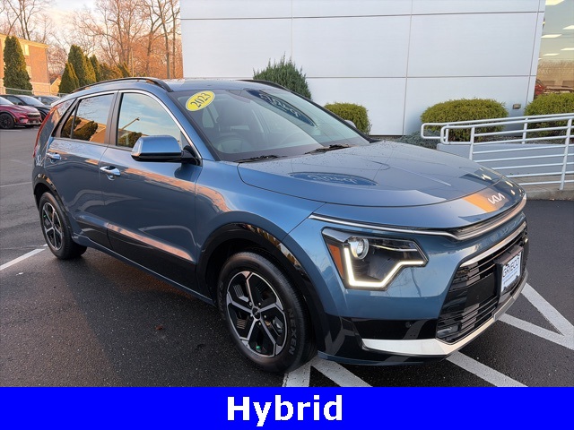 2023 Kia Niro SX's photo