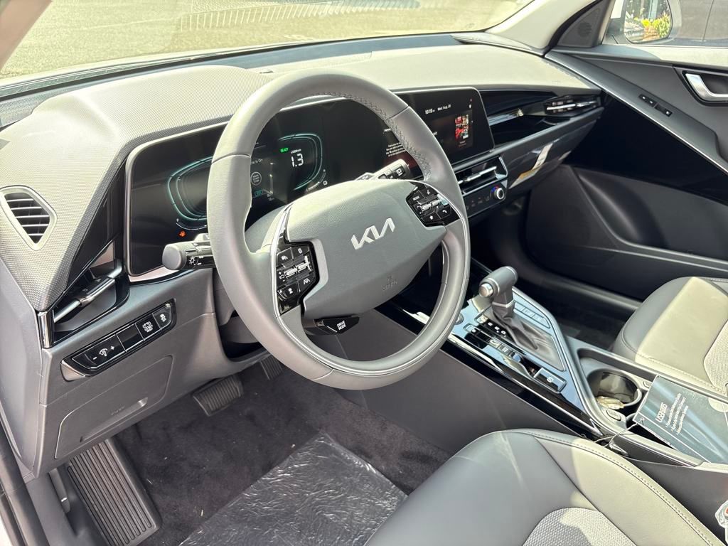 2025 Kia Niro EX photo 12