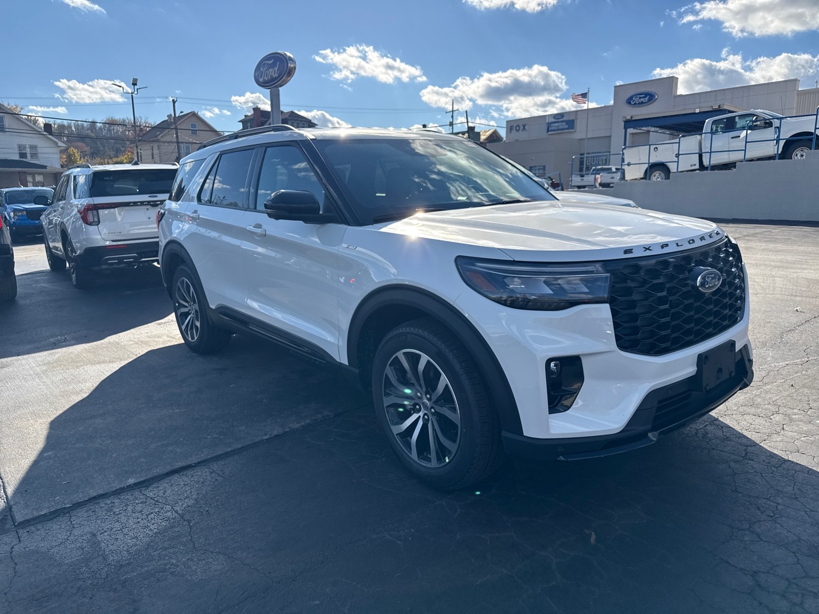 2026 Ford Explorer ST-LINE's photo