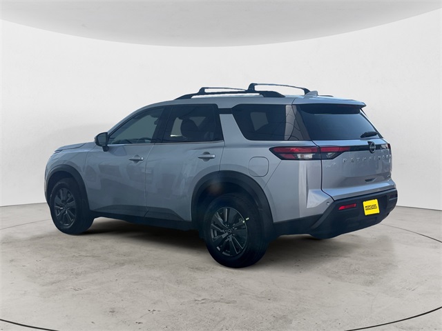 2025 Nissan Pathfinder SV photo 2