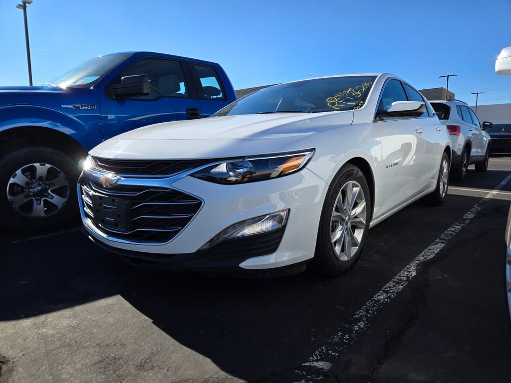 2024 Chevrolet Malibu 1LT photo 2