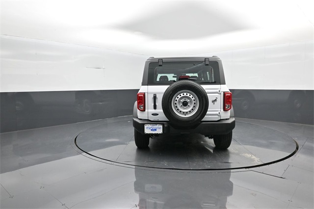 2025 Ford Bronco Base photo 3