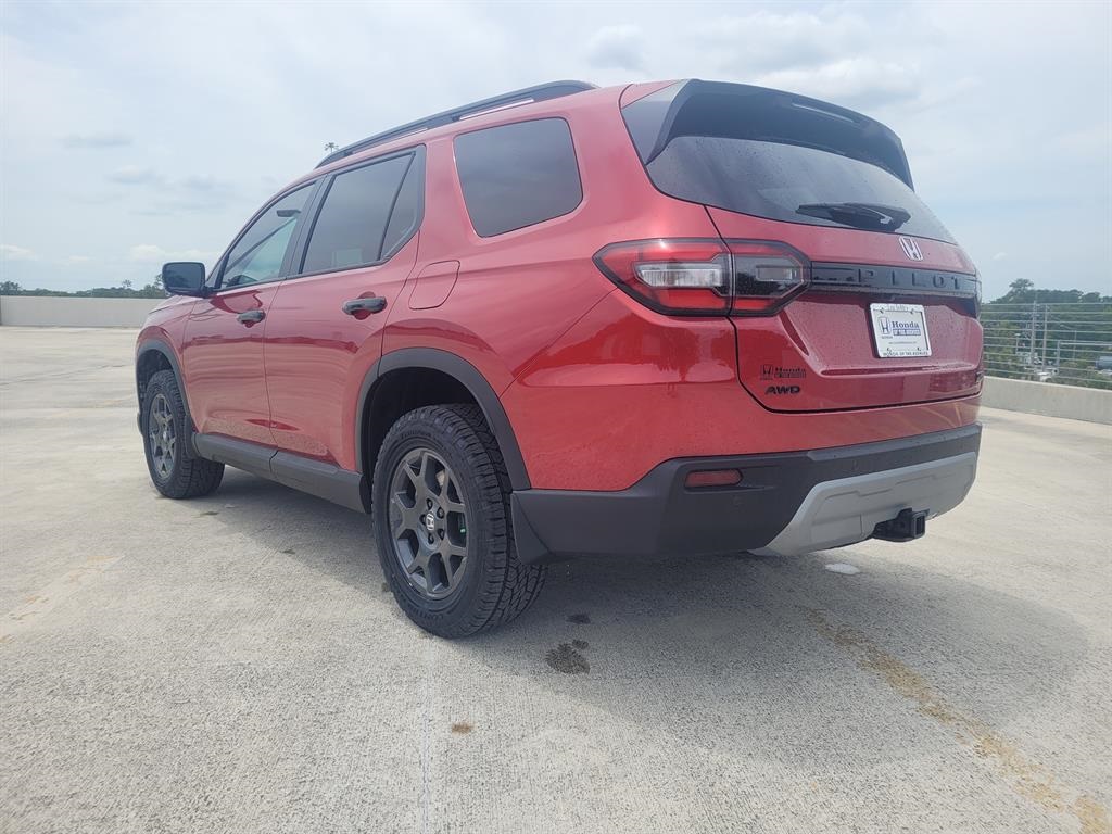 2025 Honda Pilot TrailSport photo 4