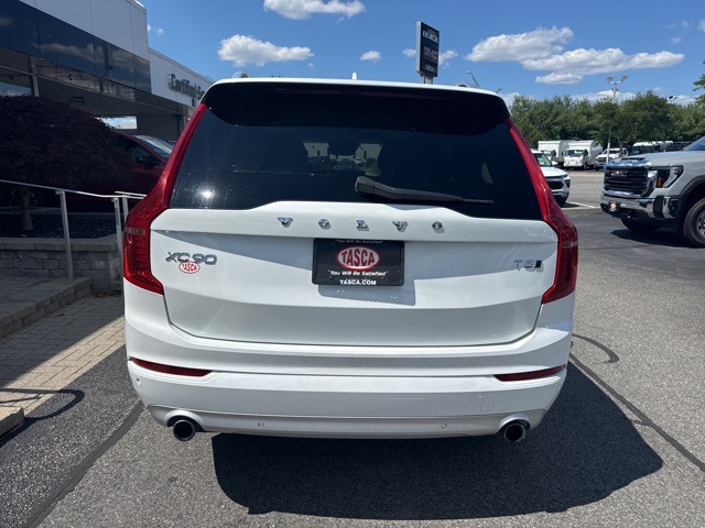 2018 Volvo XC90 T5 Momentum photo 2