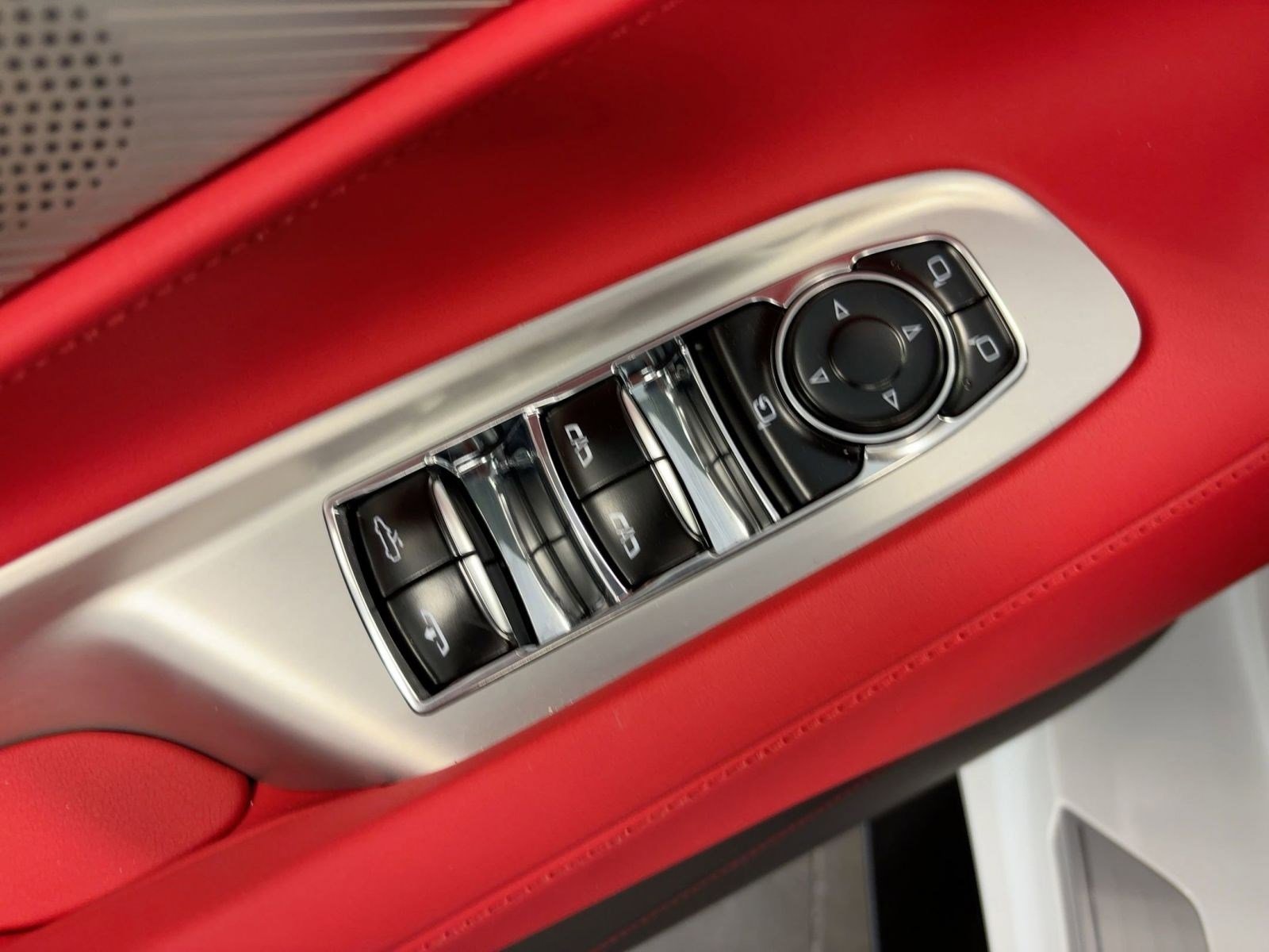 2025 Chevrolet Corvette Stingray 2LT Convertible photo 12