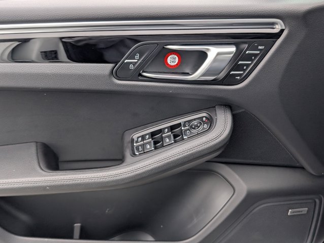 2021 Porsche Macan S photo 19