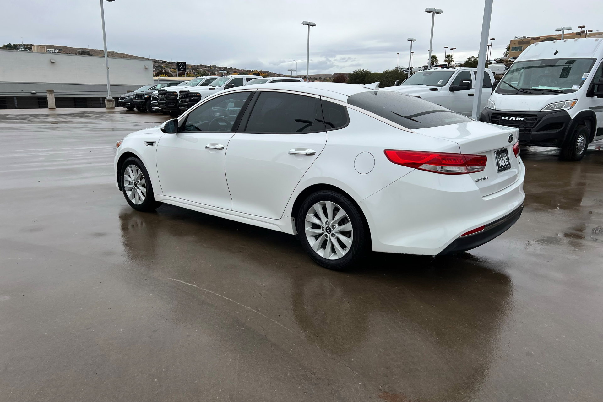 2016 Kia Optima EX photo 2