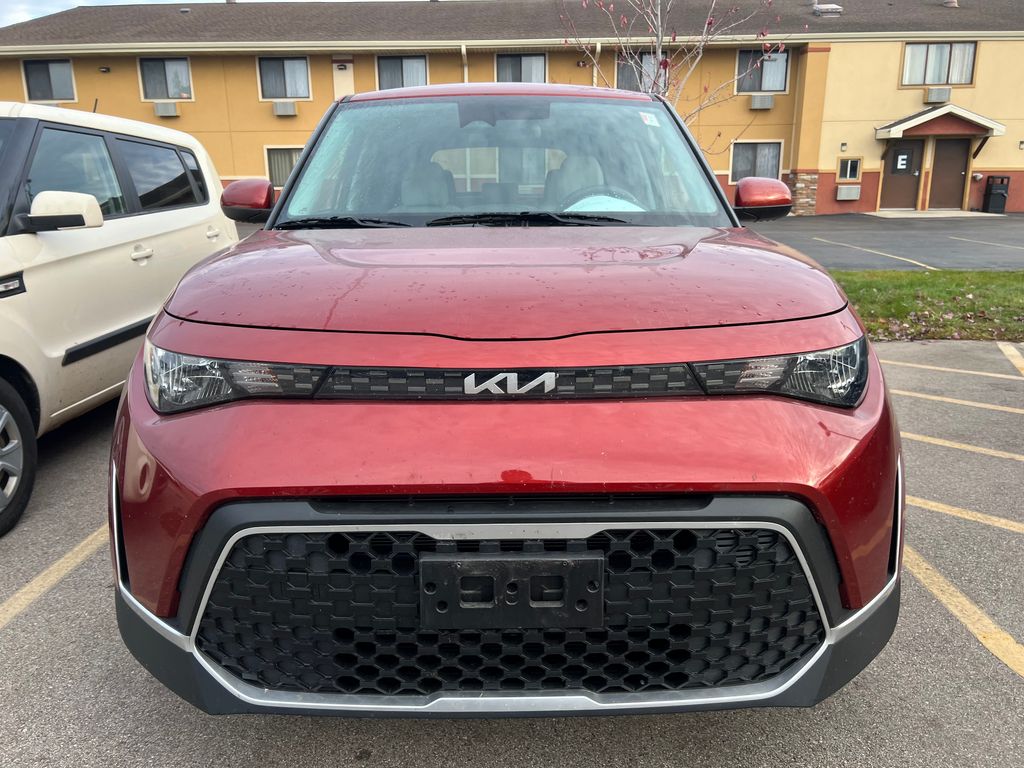 2025 Kia Soul LX S photo 2