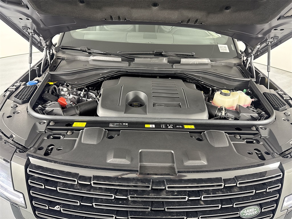 2025 Land Rover Range Rover SE photo 29