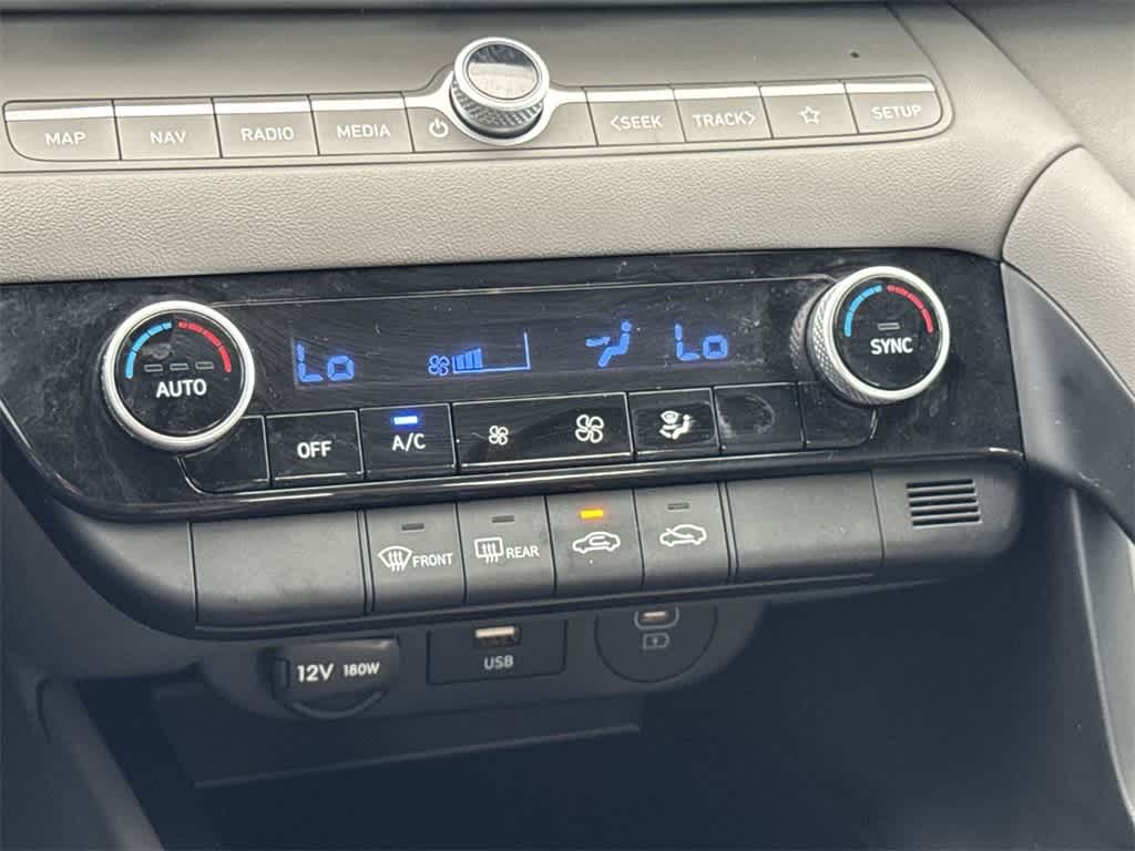 2024 Hyundai Elantra SEL photo 19
