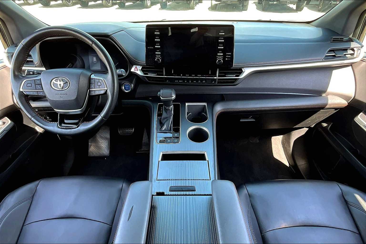 2021 Toyota Sienna XSE photo 12