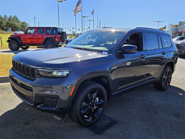 2025 Jeep Grand Cherokee Altitude X photo 3