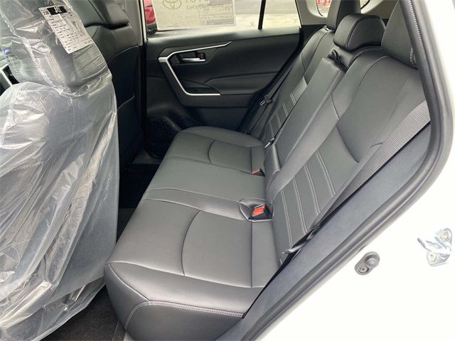 2025 Toyota RAV4 XLE Premium photo 4