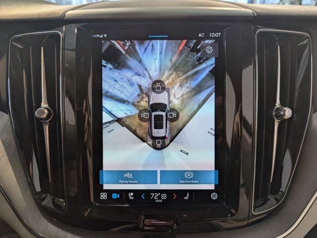 2025 Volvo XC60 B5 Plus photo 19
