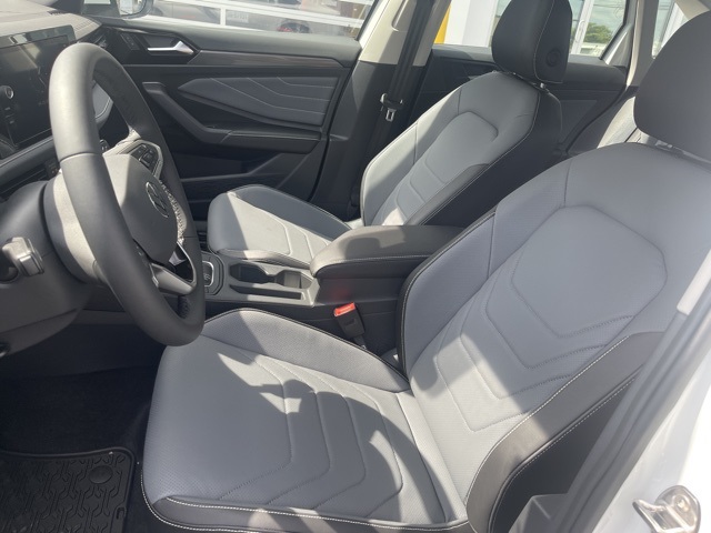 2025 Volkswagen Jetta 1.5T SEL photo 12