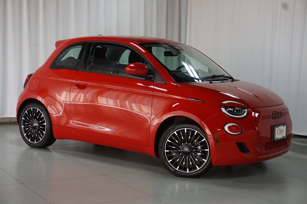 2024 Fiat 500e Red photo 3