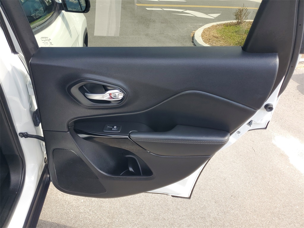 2023 Jeep Cherokee Altitude photo 27