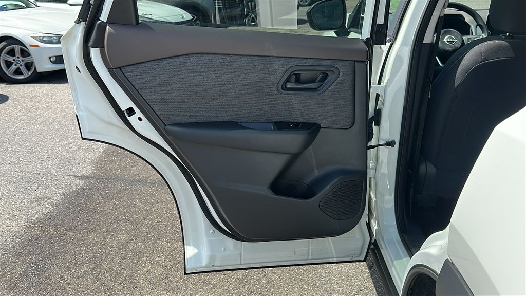 2023 Nissan Rogue S photo 21