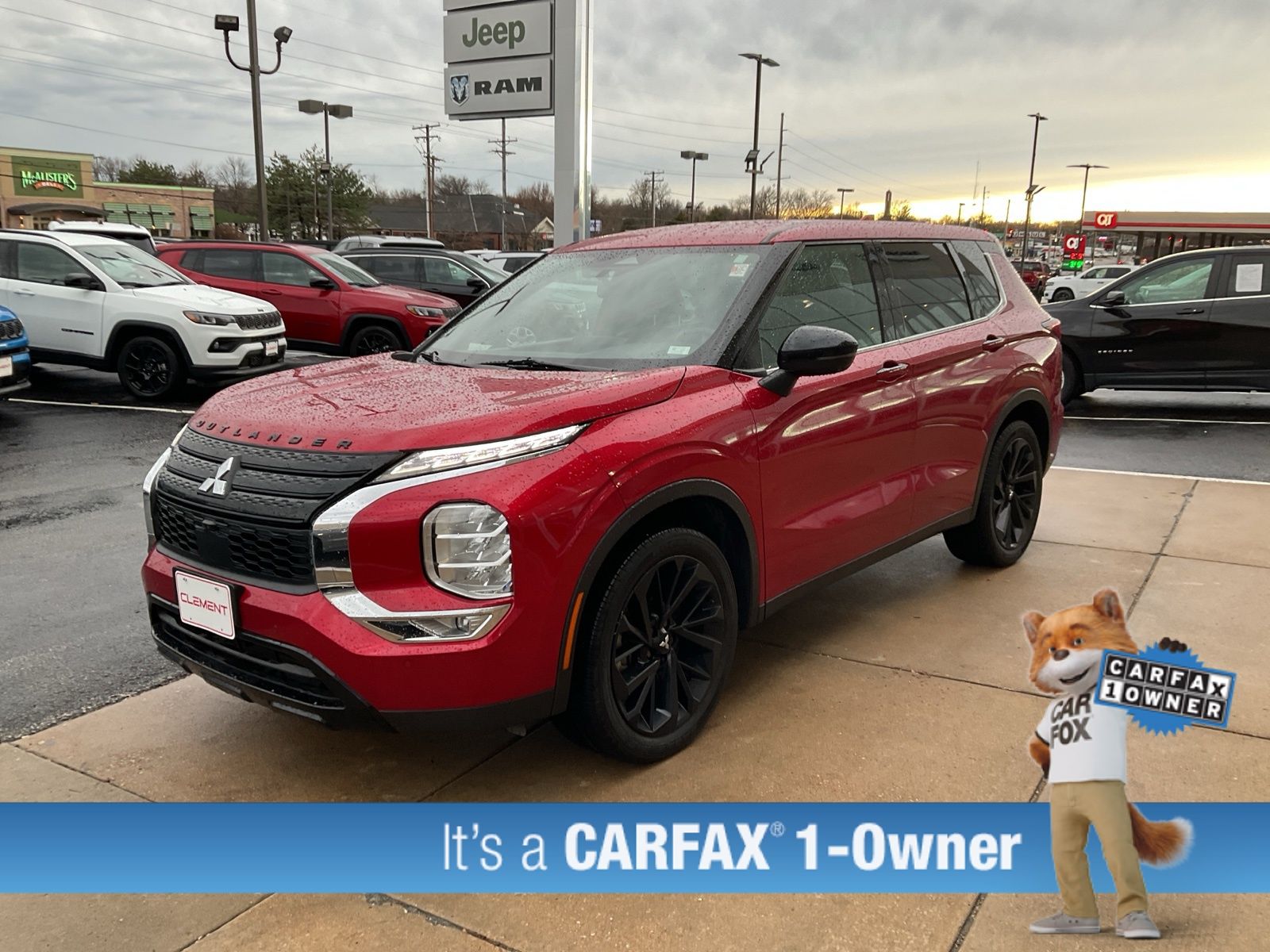 2023 Mitsubishi Outlander SE Black Edition's photo