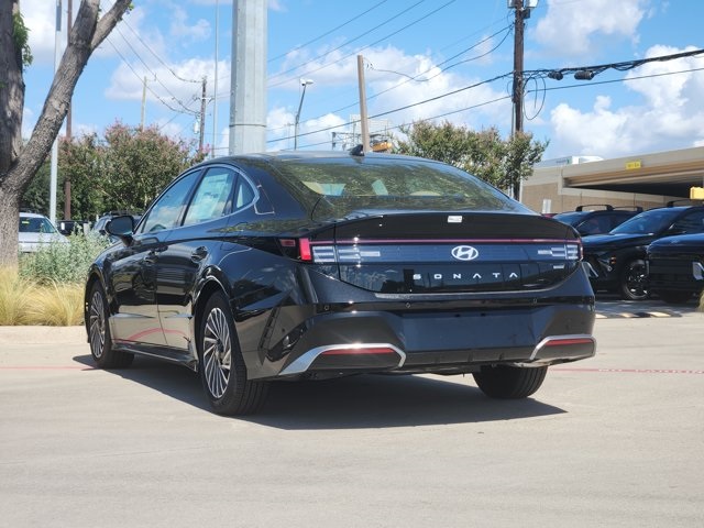 2025 Hyundai Sonata Hybrid Limited photo 2