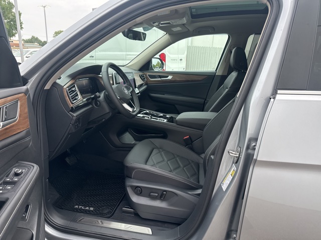 2026 Volkswagen Atlas SE Technology photo 11