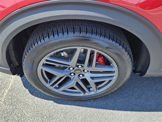 2025 Ford Explorer ST-Line photo 10